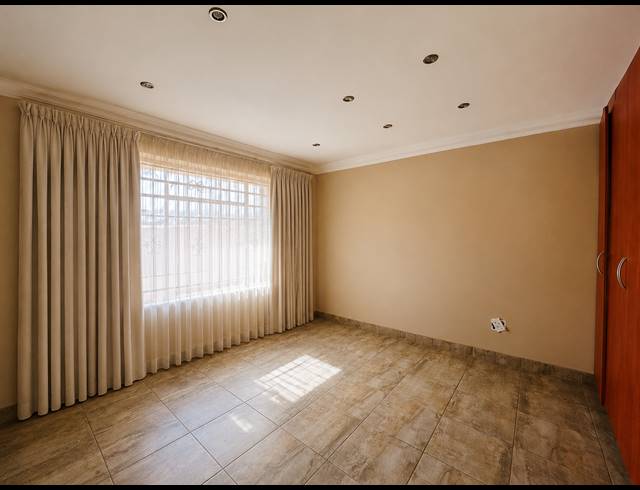 3 BEDROOM HOUSE FOR SALE IN SEBOKENG ZONE 14